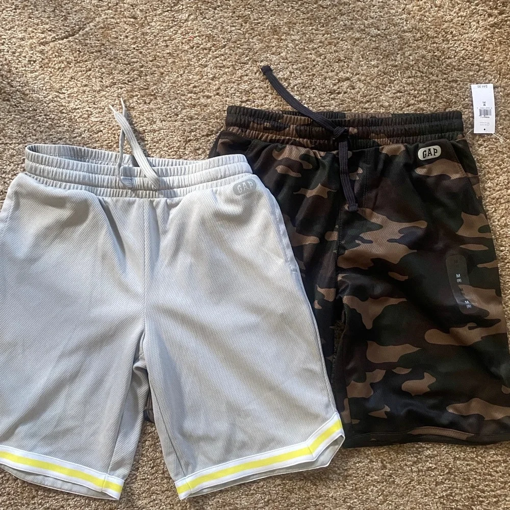 Gap mesh shorts. NWT camo, gray with yellow/white trim, M/8